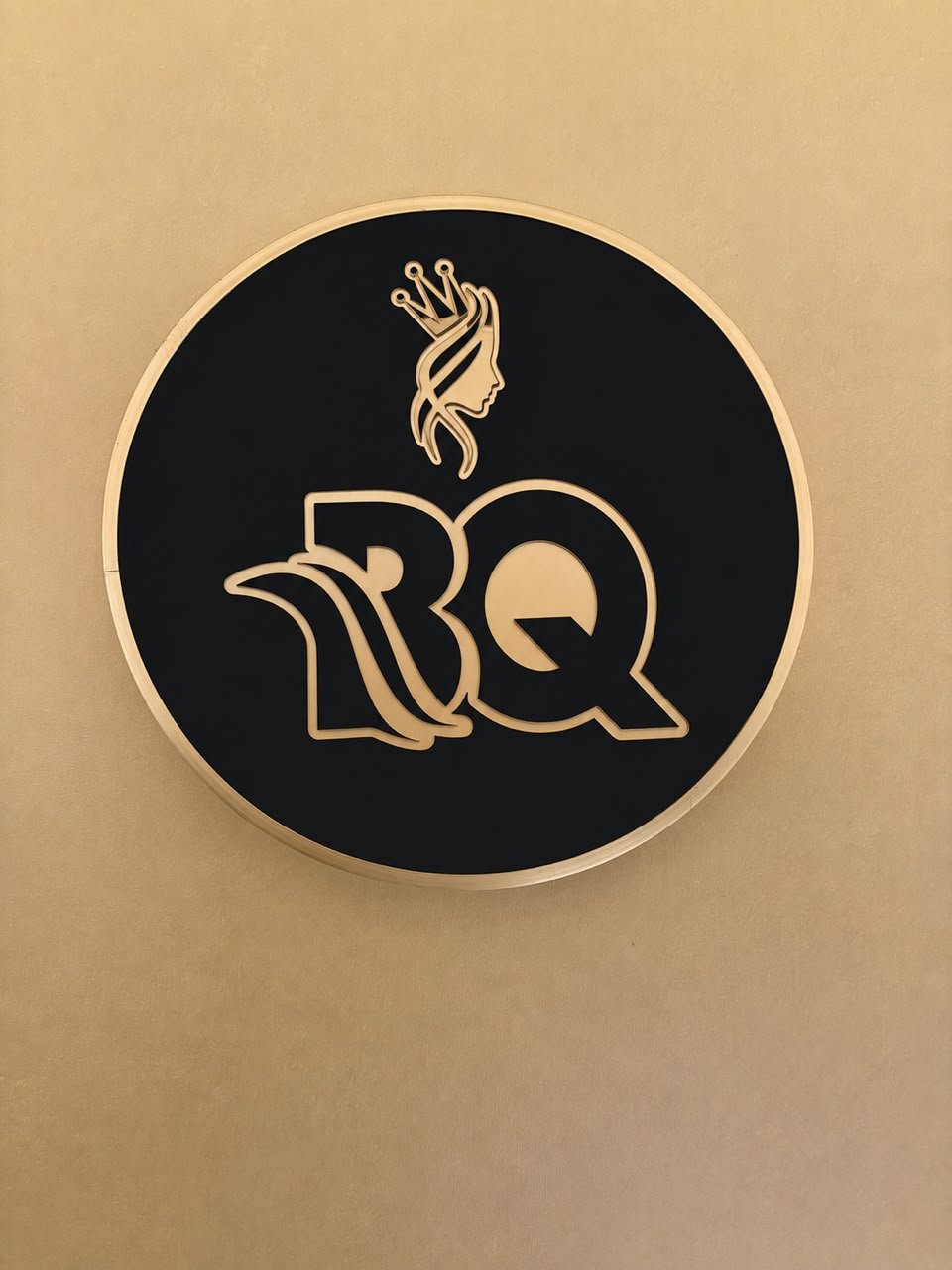 Belle Queen Beauty Lounge illuminated logo signage